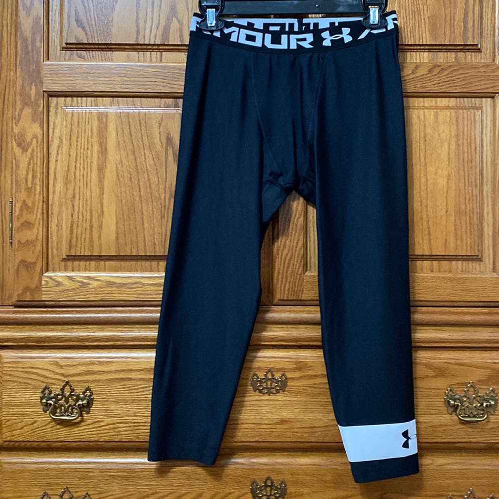 Boys Under Armour 3/4 compression pants